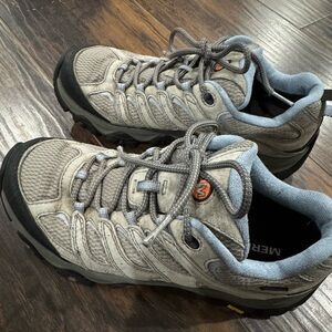 Merrell Moab 3 Women’s Waterproof Hiking Shoes, Gray and Black sz 9.5